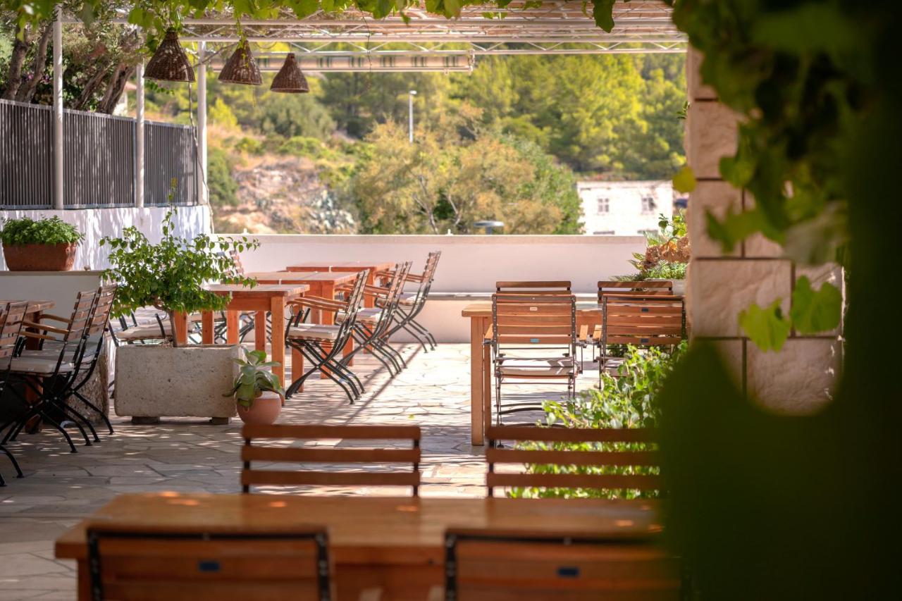 Pansion Marjan Hotel Zavala Kültér fotó